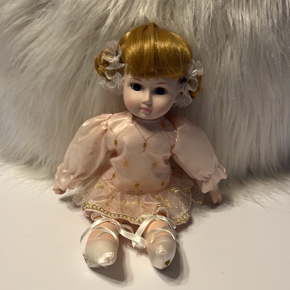 The San Francisco Music Box Ballerina Porcelain Doll Musical‎ Wind Up 12 Inch - Picture 5 of 16